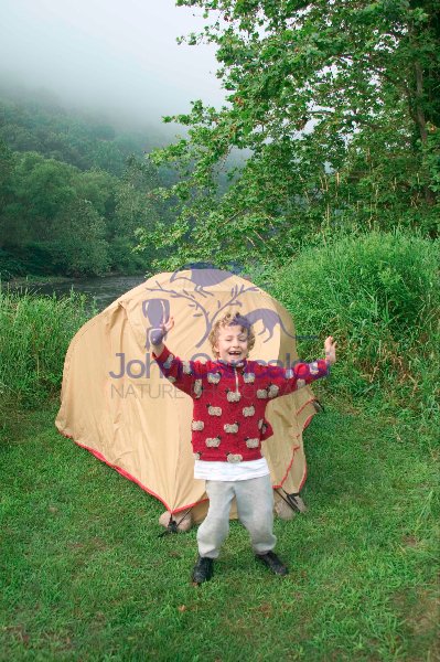 Child and tent-model released